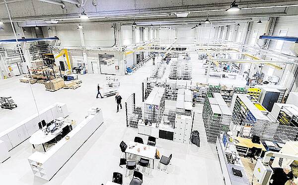 In der neuen Fertigungshalle erfolgt die Produktion der Kugelgewindetriebe.
									
									