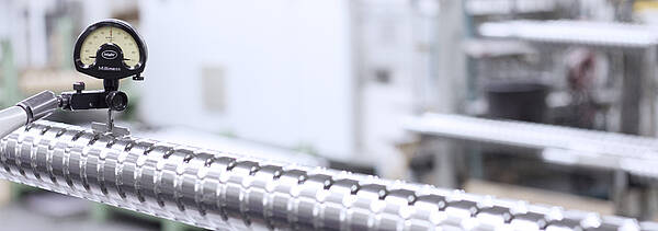 Kugelgewindetriebe: Präzise und effiziente Lösung für lineare Bewegungsumwandlung in Industrie und Maschinenbau. Ideal für Anwendungen, die hohe Genauigkeit und Zuverlässigkeit erfordern.